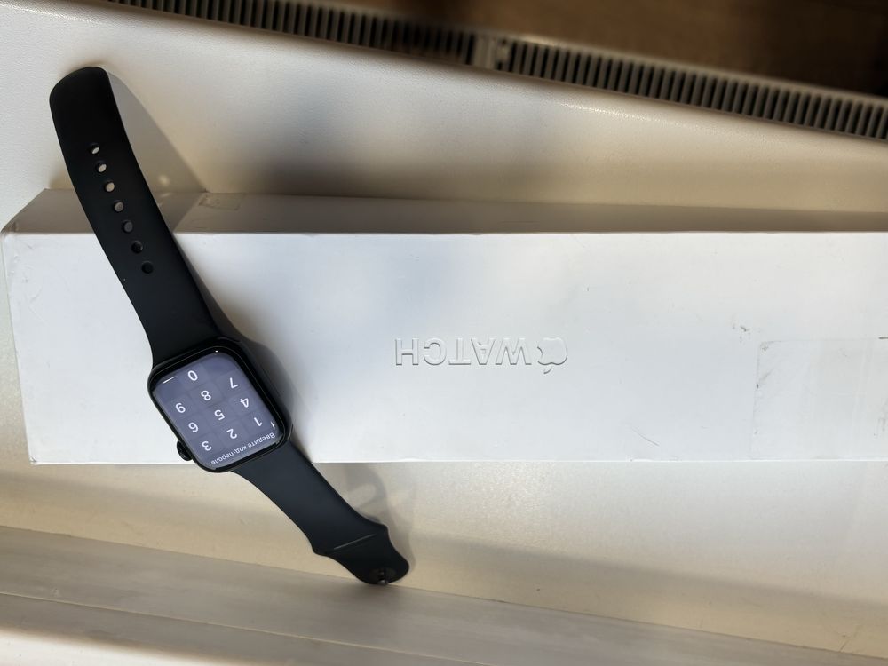Продам apple watch series 7