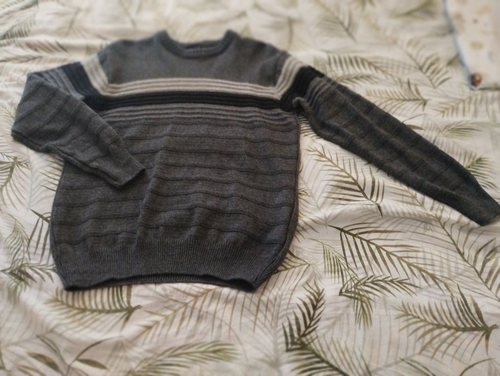 Мъжки вълнен пуловер