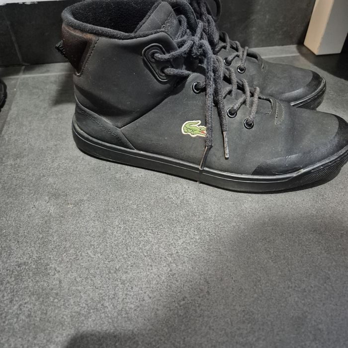 Ghete in Lacoste in stare buna