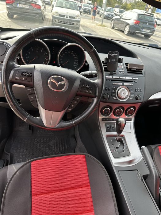 Mazda 3 Hatchback 2011