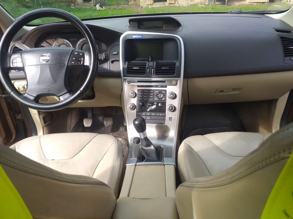 Volvo XC60 - 4x4 / 2.4 - An 2010