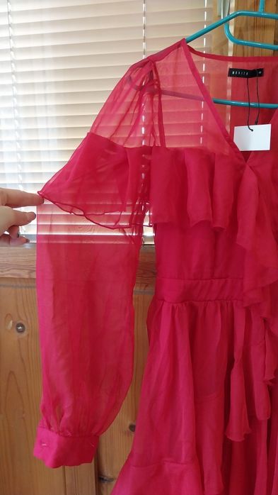 Цикламен дантелена рокля