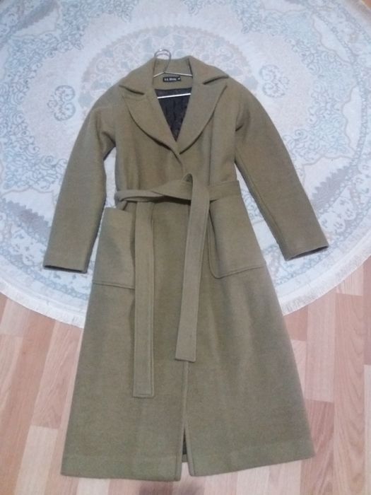 5000 тенге пальто на весну и осень.  Новое практически