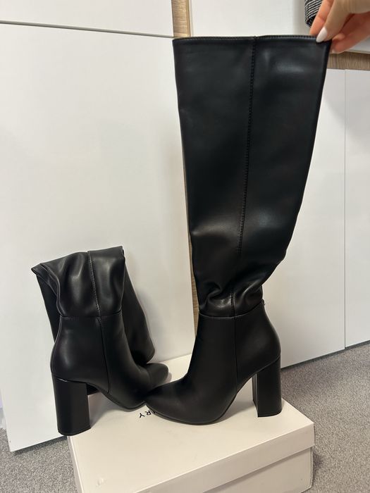 Боти на дебел ток