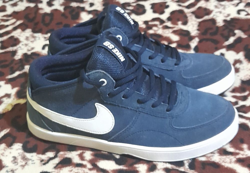 Vând urgent adidasi nike nr38