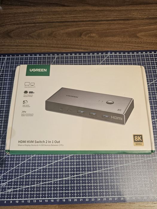 KVM Ugreen 8k 1 monitor - 2 PC