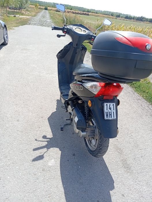 Vând scuter ân 4t