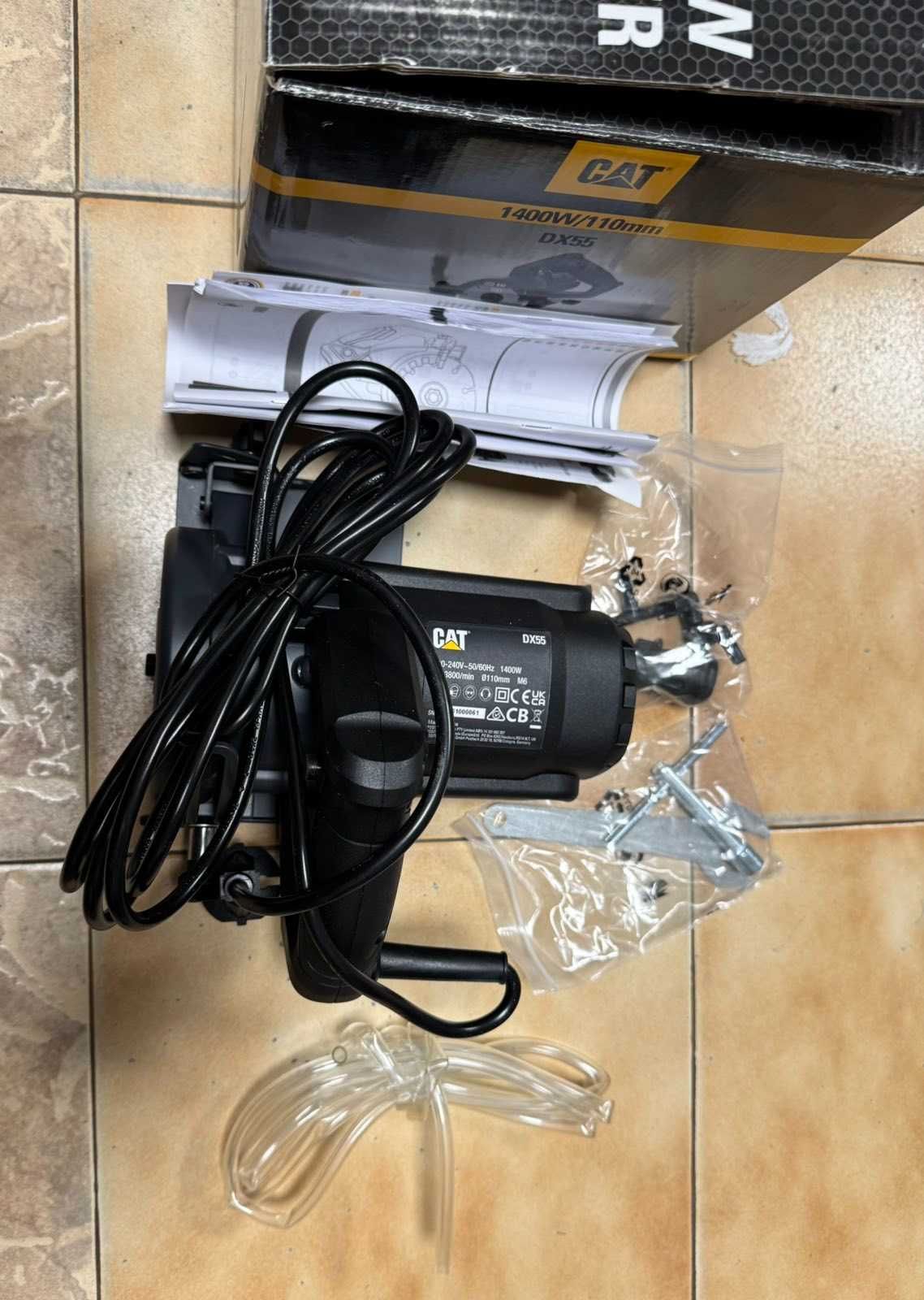 Ръчен цинкуляр за плочки CAT DX55/1400w