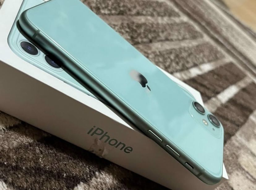 Vand / Schimb IPhone 11 Turcoaz 128 GB