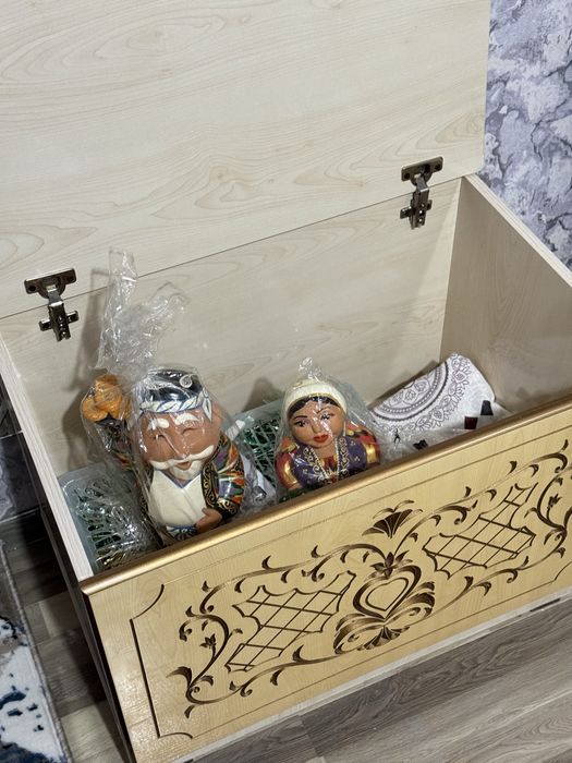 Диван ва сандик сотилади почти янги