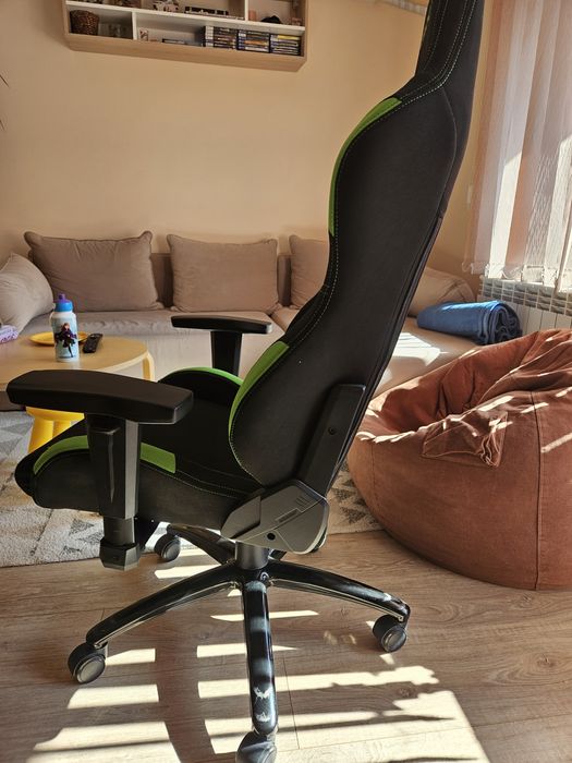 Геймърски стол - DX Racer