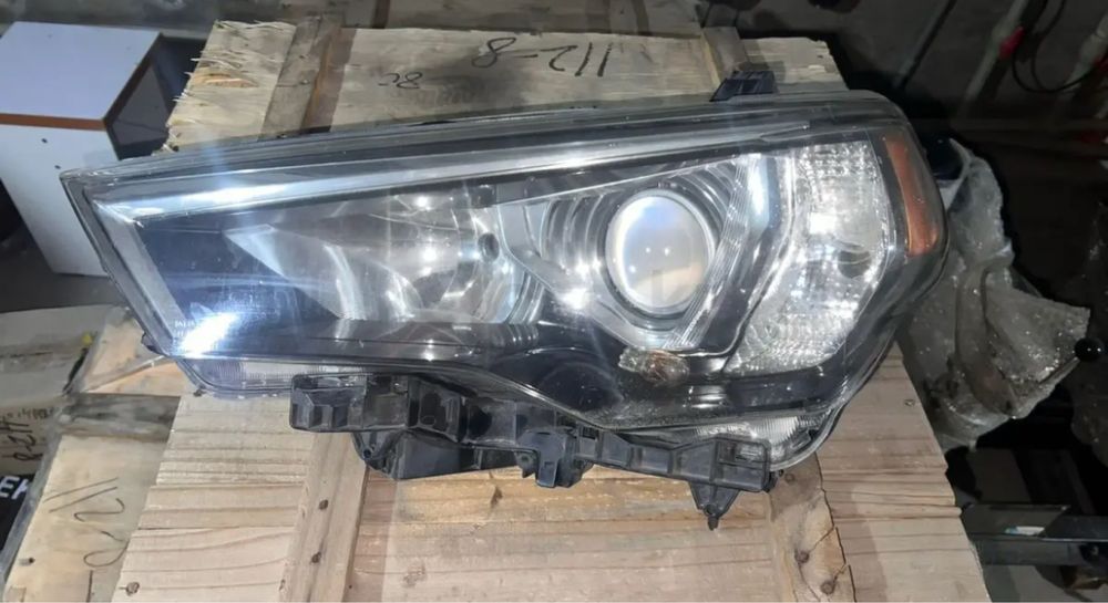 Фара Toyota 4 Runner Фара