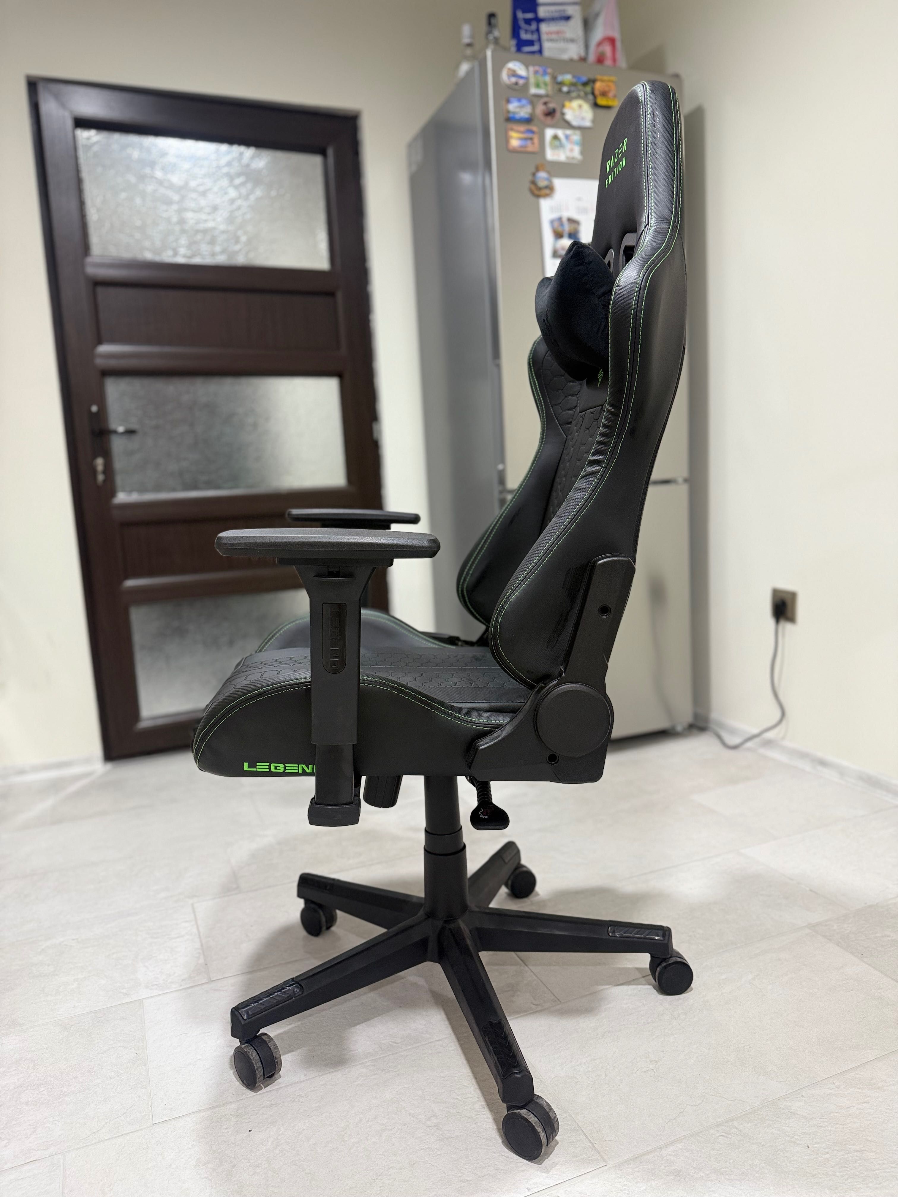 Геймърски стол Razer