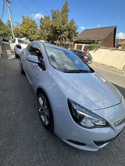 Opel Astra J GTC Innovation