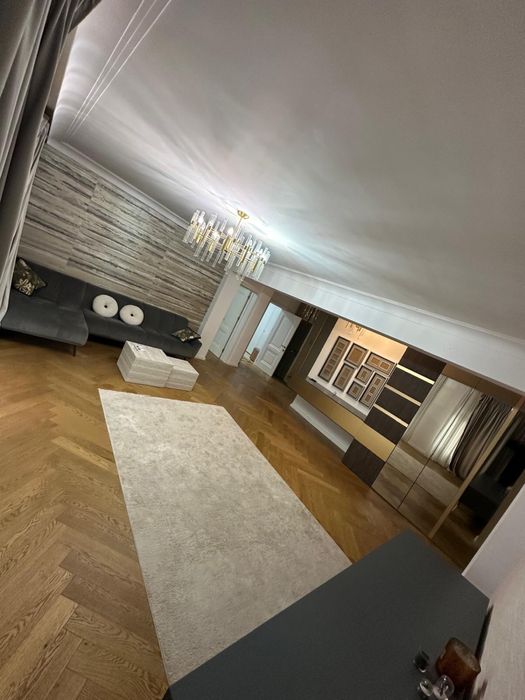 Apartament de lux zona centrala cu terasa inchisa utilata /mobilata