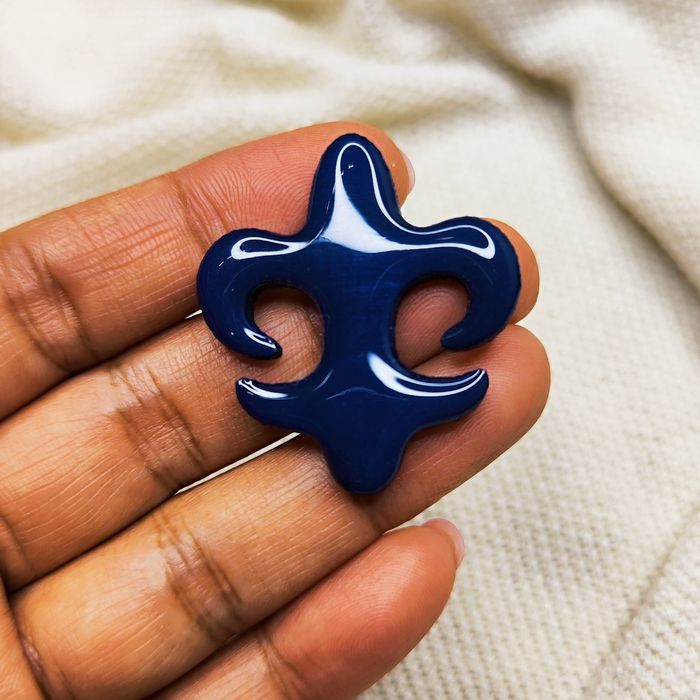 Брошь в национальном стиле