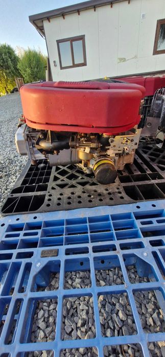 Vand motor tractoras tuns gazon Briggs & Stratton 17,5 Hp
