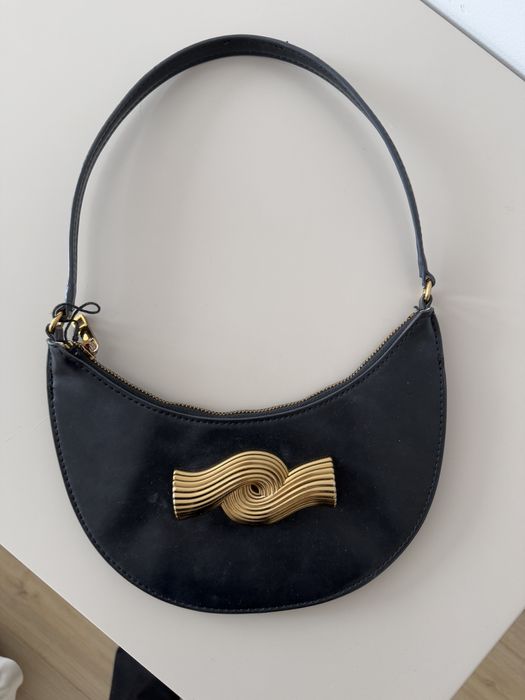 Черна чанта Zara