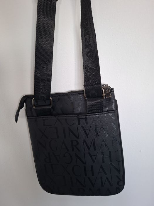 Пррдам Барсетку Armani Exchange в зеленом цвете новый