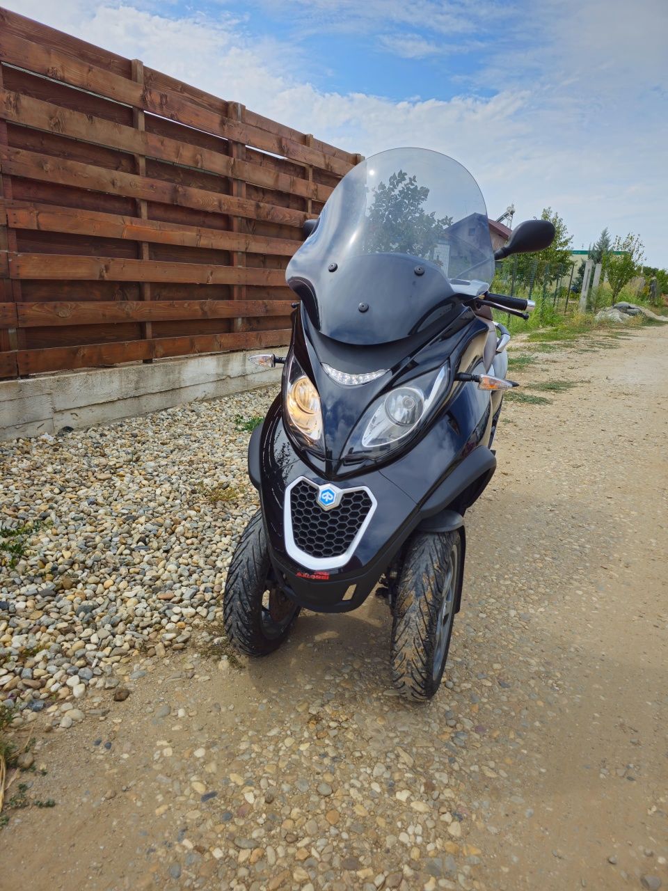 Piaggio MP3 300Cm LT se conduce cu permis cat B !!!