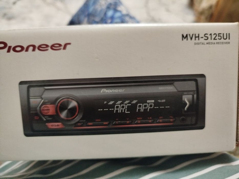 Автомобильный проигрыватель. Pioneer. Автомагнитола.