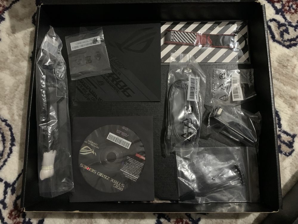 Продается Asus Rog Strix Z690-E Gaming WiFi