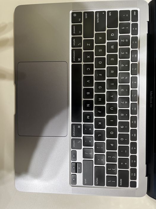 MacBook Air M1 8/256