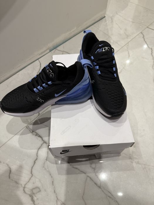 Air Max 270 маратонки