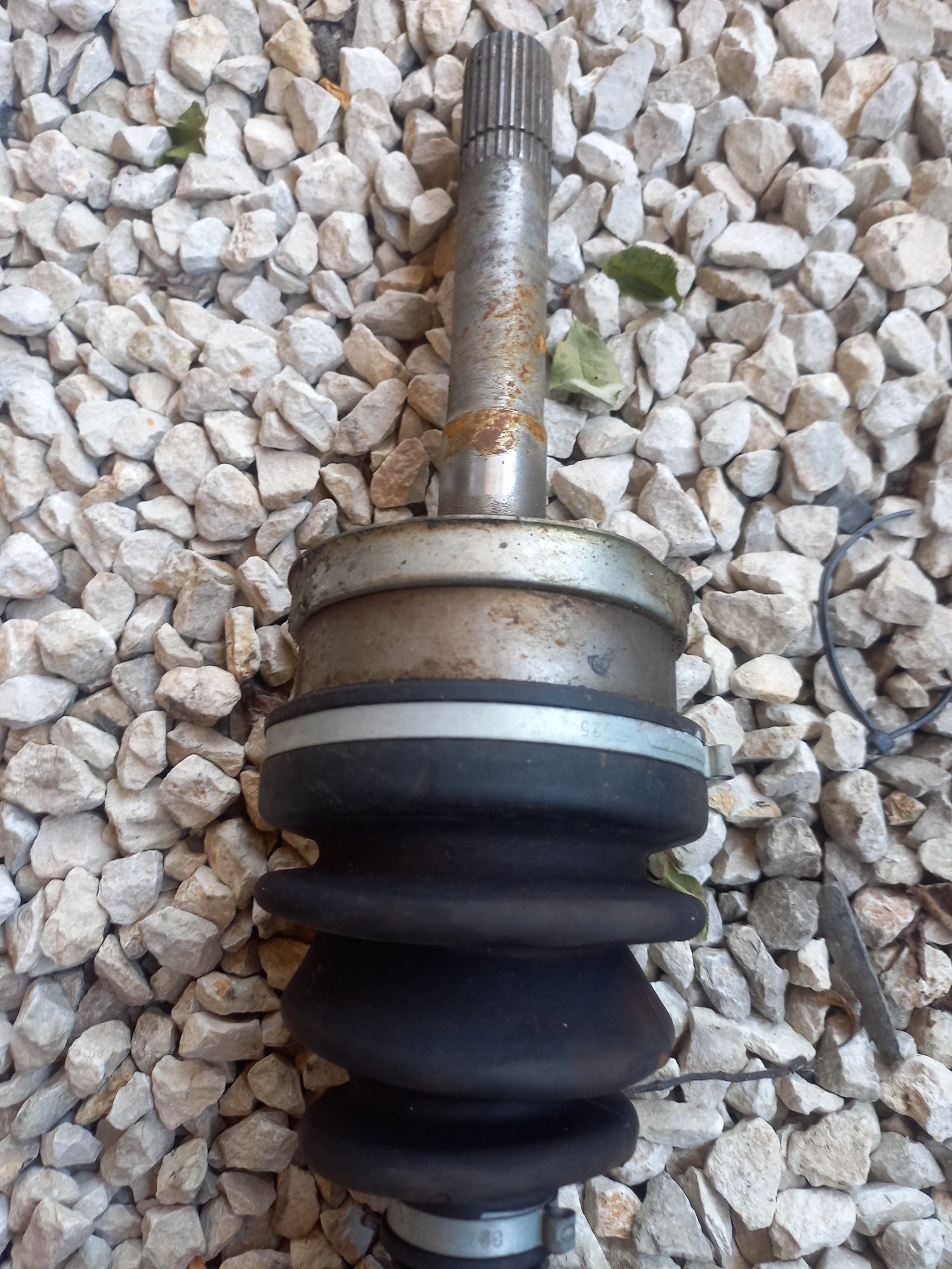Полуоски Daihatsu Rocky 2.8d