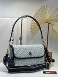Geanta Tommy Hilfiger noua !!! Dimensiuni 30/17 !!!