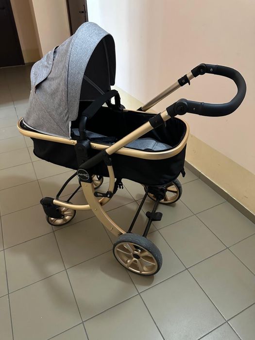 Коляска новая состояние идеальное