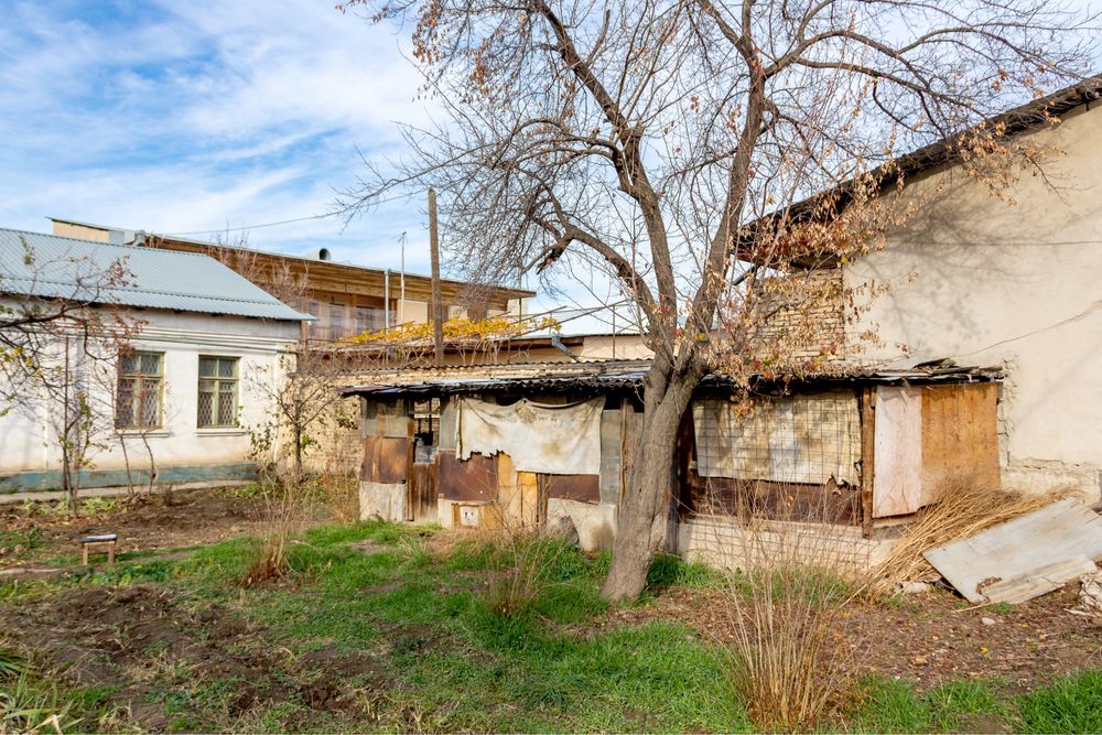 Срочно продаётся участок 4 сотки,4 комнаты.Яшнабадский р-н.Ул.Махзуны.
