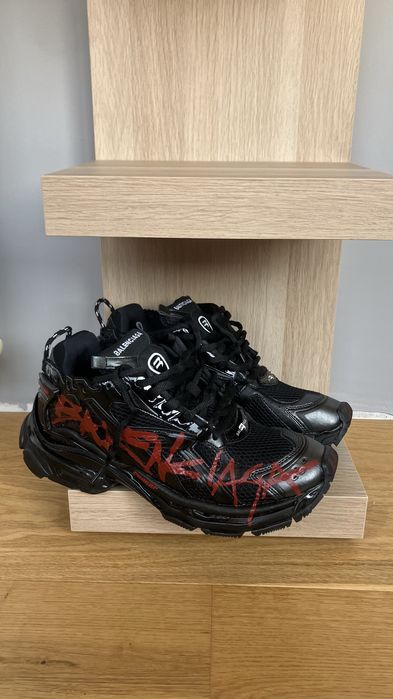 Balenciaga runner graffiti