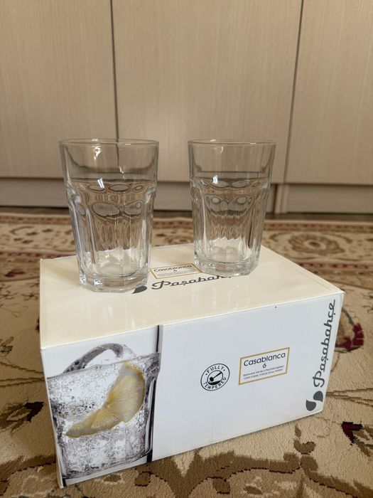 Стеклянные стаканы