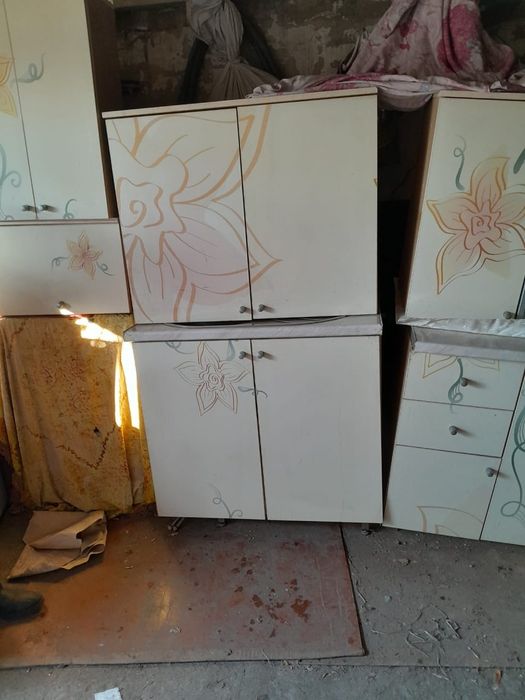 Продается кухонный гарнитур. В хорошем состоянии.