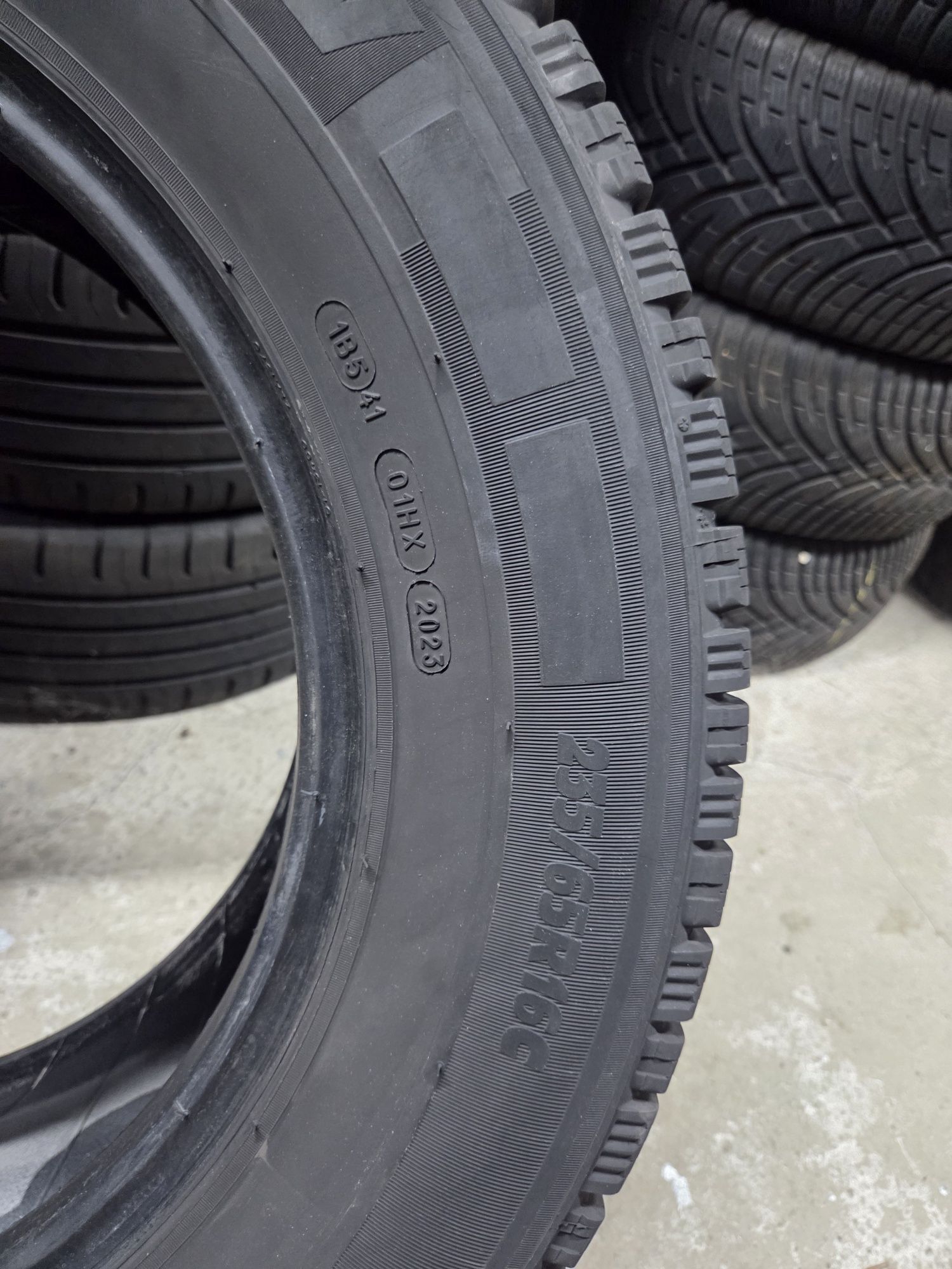 Set 4 anvelopele SH iarna Michelin 235/65/16C dot 2023