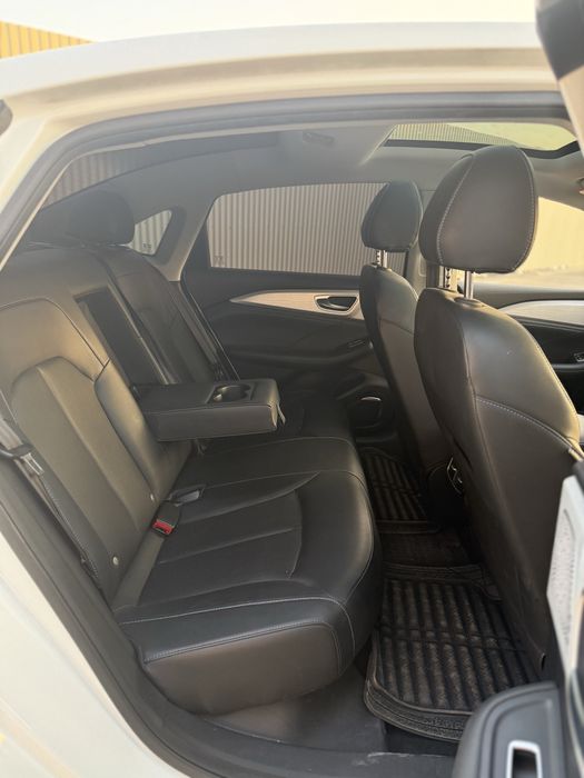 Roewe ER6 100 % elektr