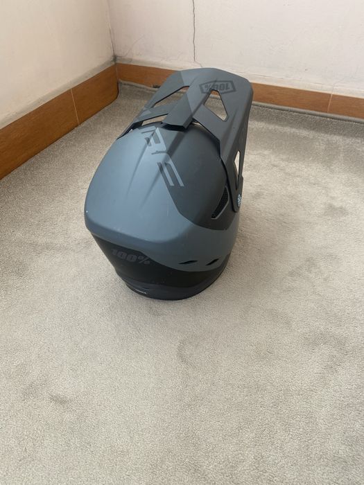 Каска cube.