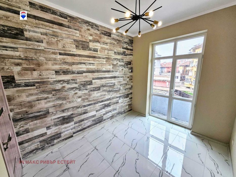 Продава се Едностаен апартамент в Русе, Център - 46 кв.м за 1696 €/кв.м - Снимка #1