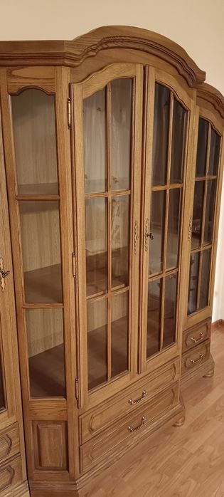 Сервант шкаф в гостинную
