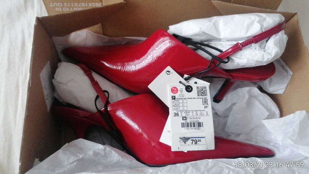 Pantofi decupați la spate Zara