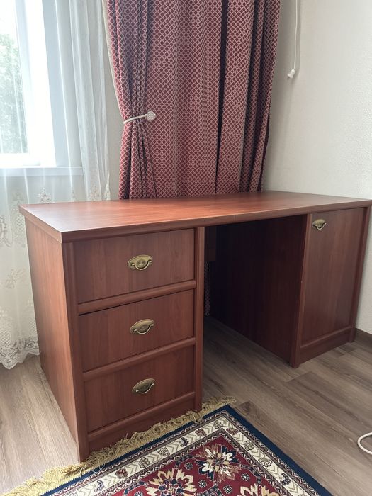 Продам письменный стол