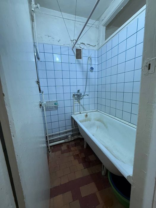 Продаётся 2/4/4 Кирпичный дом юнусабад 4 квартал Ориентир Сезам