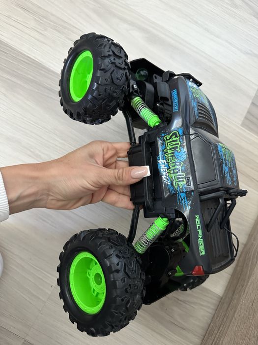 Монстър голям размер