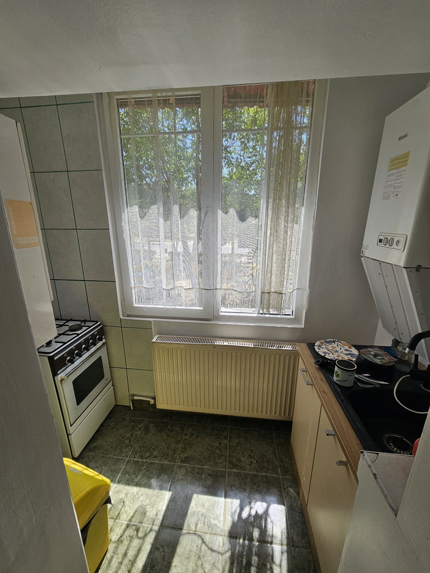 Inchiriez apartament 3 camere