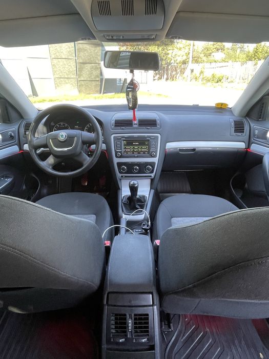 Skoda octavia 2 facelift 1.6mpi (bse)