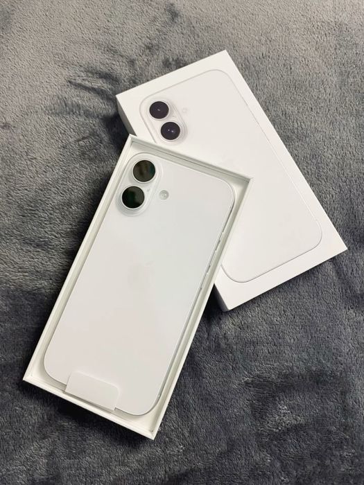 Iphone 16 в белом цвете