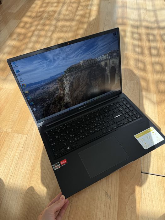ASUS Vivobook16 M1605YA/Ryzen 5 5625U/51 ГБ SSD/8ГБ RAM