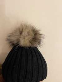 Зимна шапка с естествен пух
