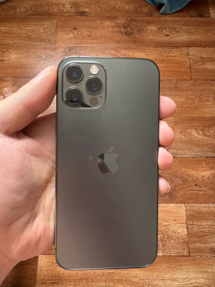 Iphone 12 pro 256 gb в хорошем состоянии